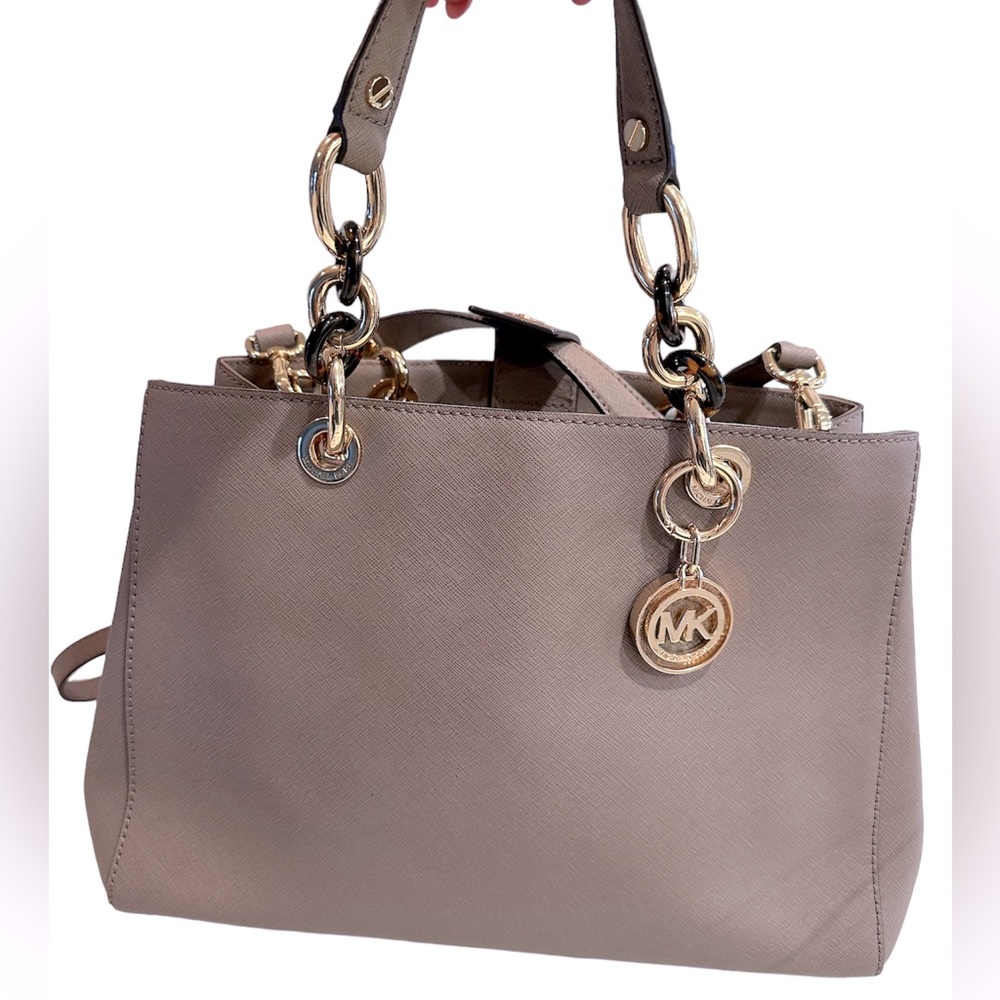 Michael Kors hand bag/crossbody